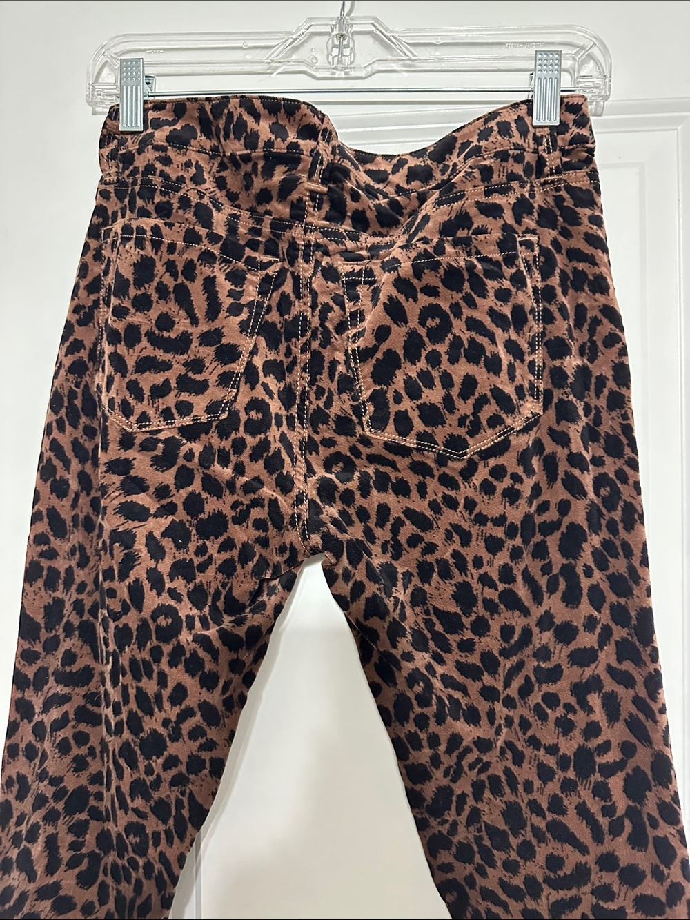 Sz 2P Loft super-skinny. leopard print pants feature soft velvet texture midrise - Picture 5 of 5